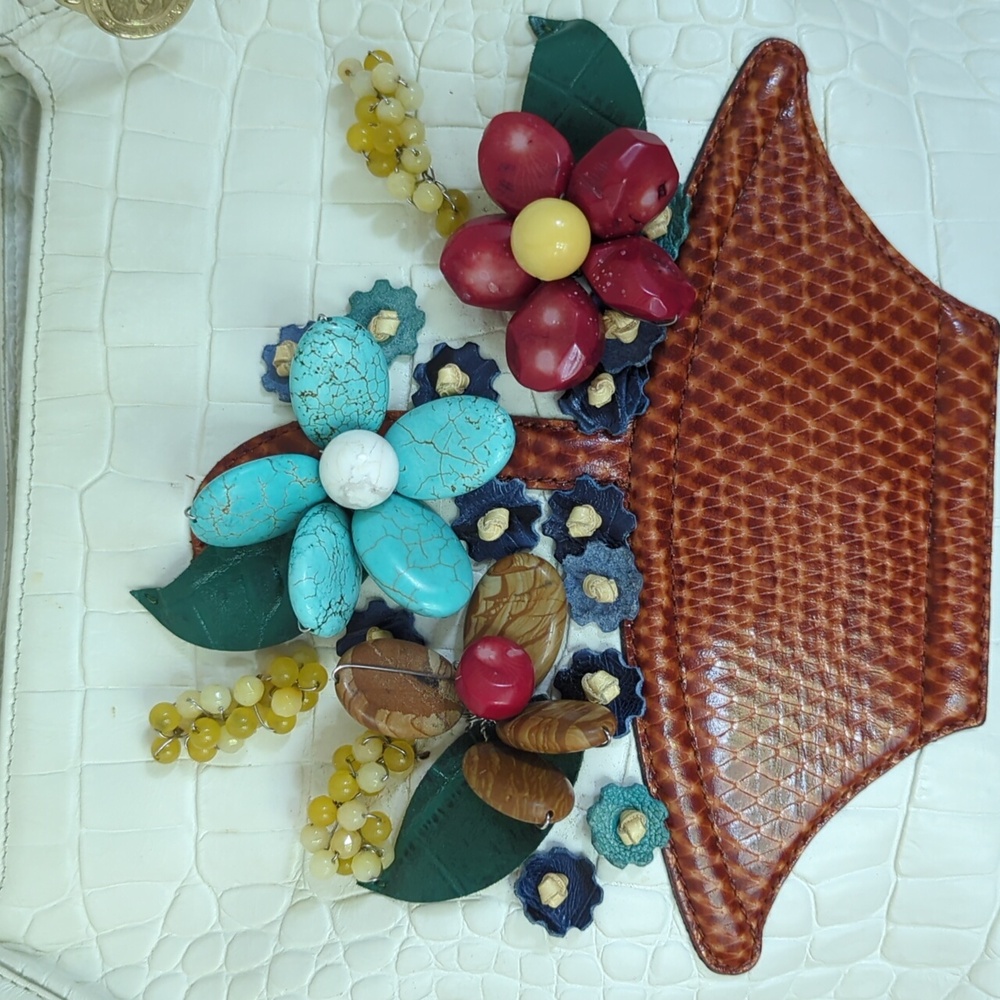 Vintage Brahmin White Leather With Stone Floral Bag - Picture 4 of 16